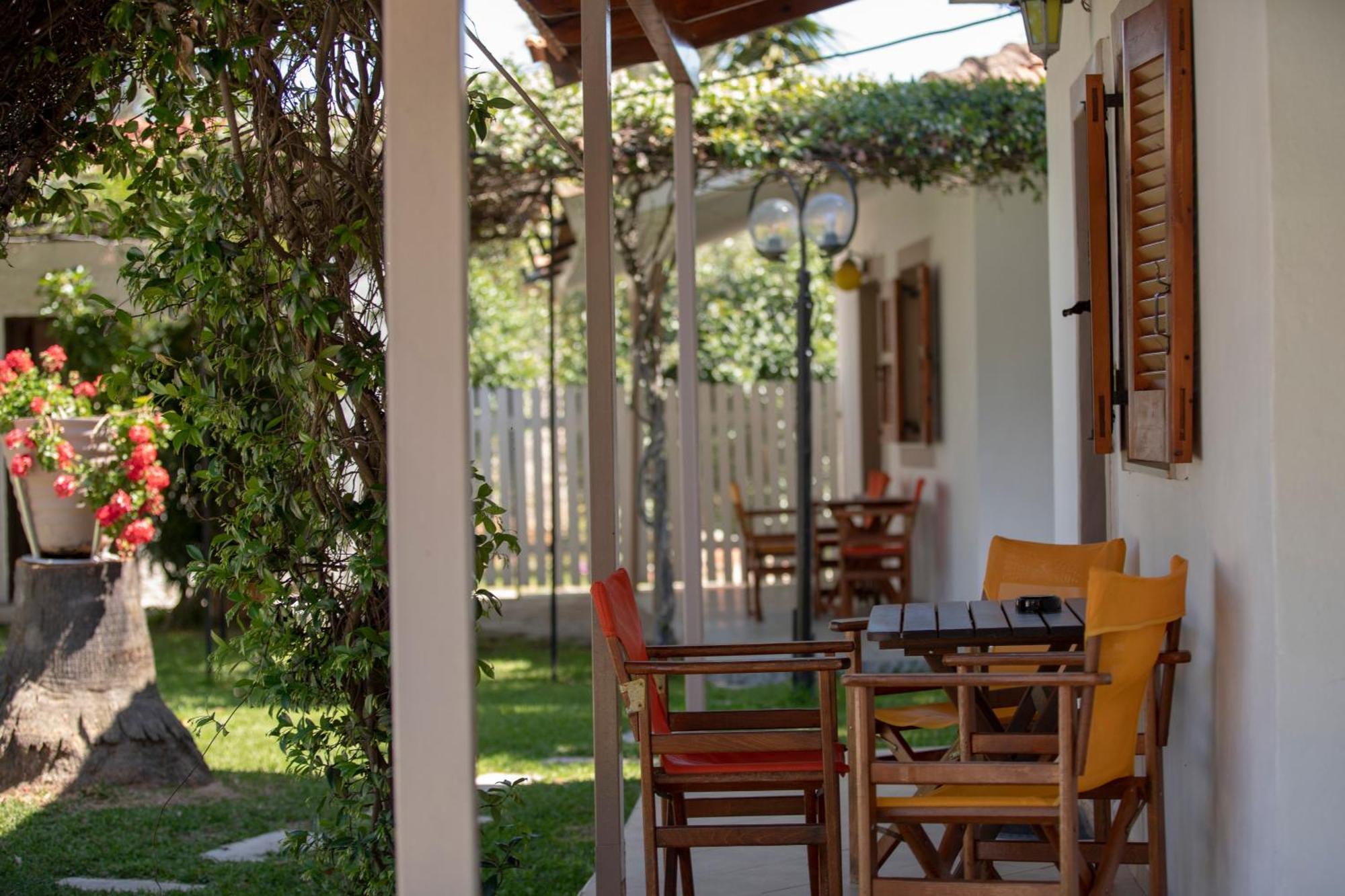Villa Dimitris Apartments & Bungalows Frínion Exterior foto